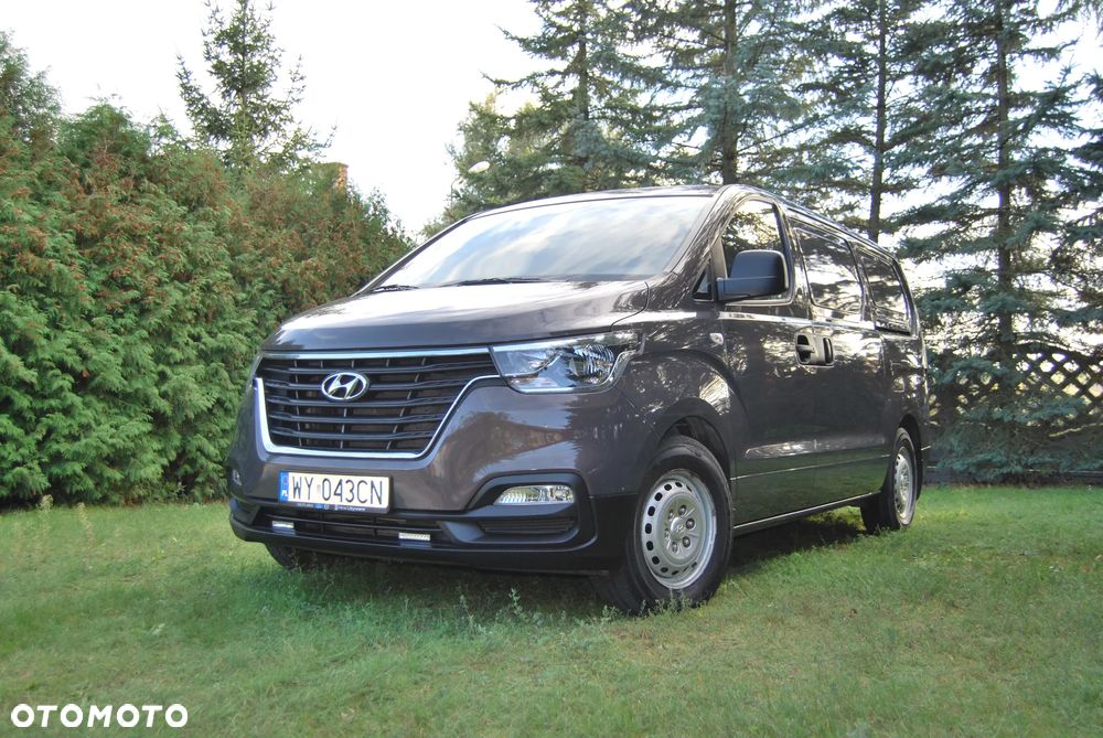 Hyundai GRAND STAREX - 1