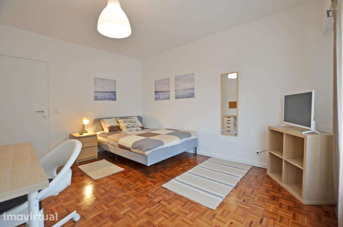 Quarto - localizado em Carcavelos Lisbon - Grande imagem: 4/19