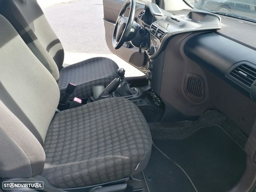 Toyota iQ 1.0 VVT-i Essential+AC - 9