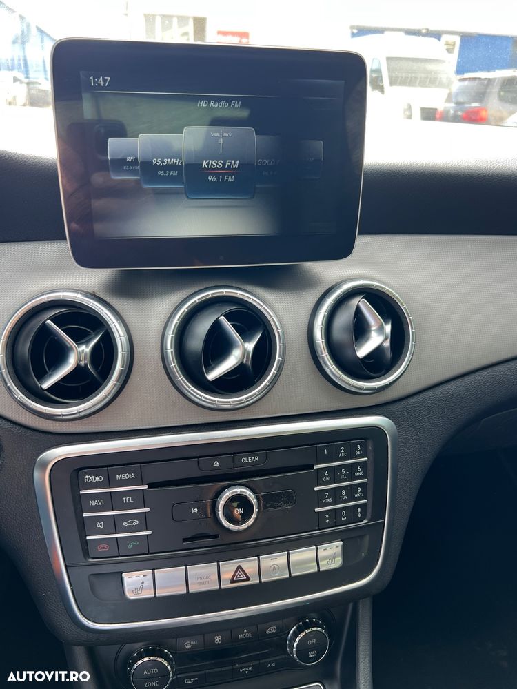 Mercedes-Benz CLA 250 7G-DCT Urban - 10