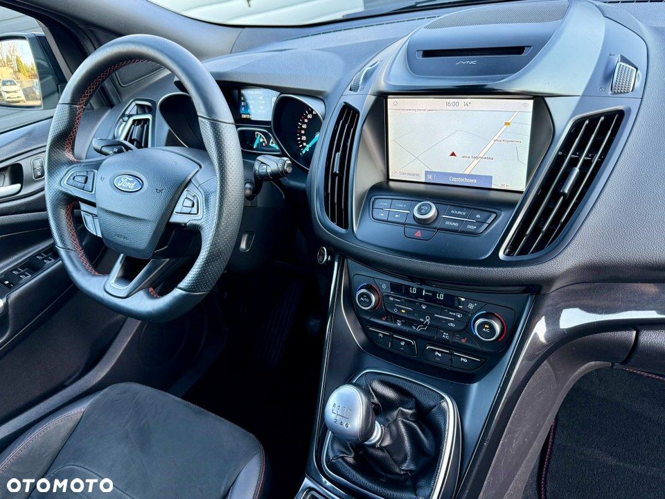 Ford Kuga 2.0 TDCi 4x4 ST-Line - 28