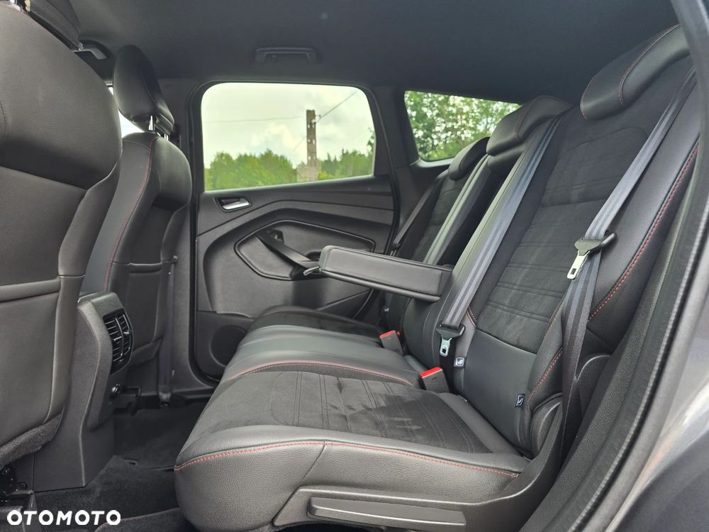 Ford Kuga 2.0 TDCi 2x4 ST-Line - 22