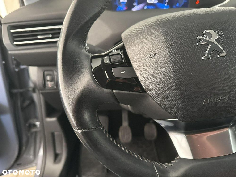 Peugeot 308 - 25