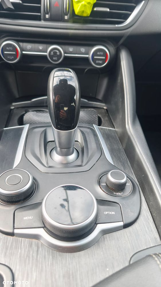 Alfa Romeo Giulia 2.0 Turbo TI Q4 - 7