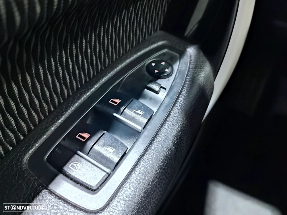 BMW 116 d EDynamics Advantage - 25