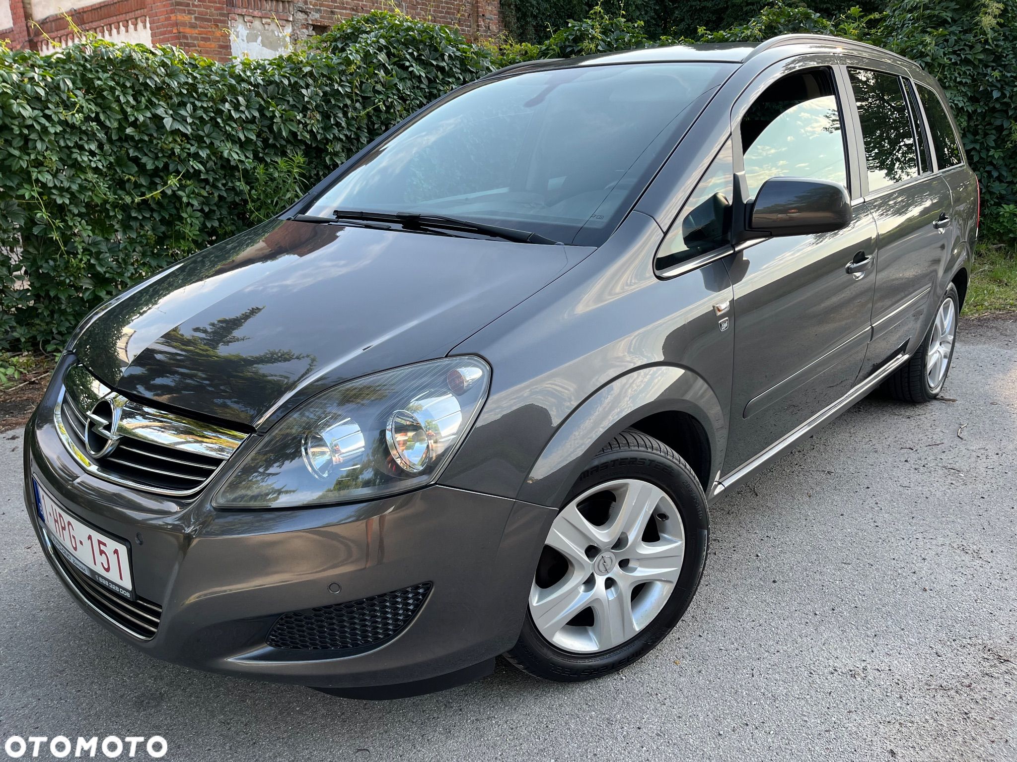 Opel Zafira 1.6 Cosmo - 1