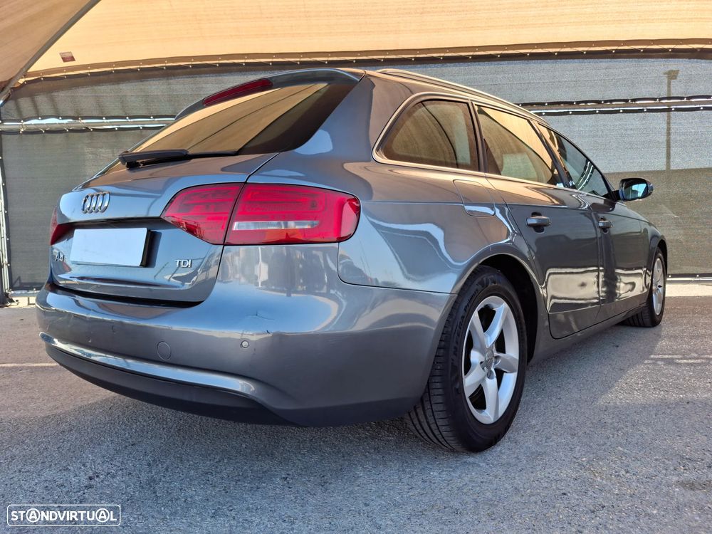 Audi A4 Avant 2.0 TDI Business Line - 19