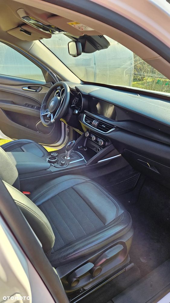 Alfa Romeo Stelvio 2.0 Turbo Q4 - 4