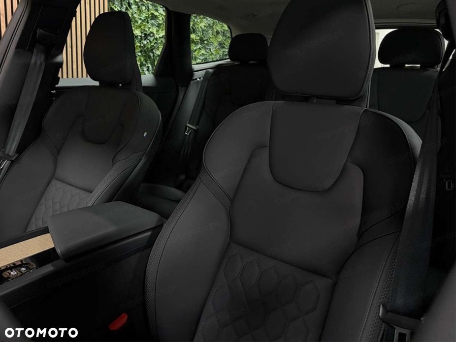 Volvo XC 60 B5 B AWD Plus Dark - 7
