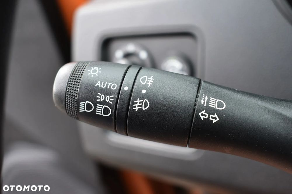 Dacia Duster 1.0 TCe SL Celebration - 29