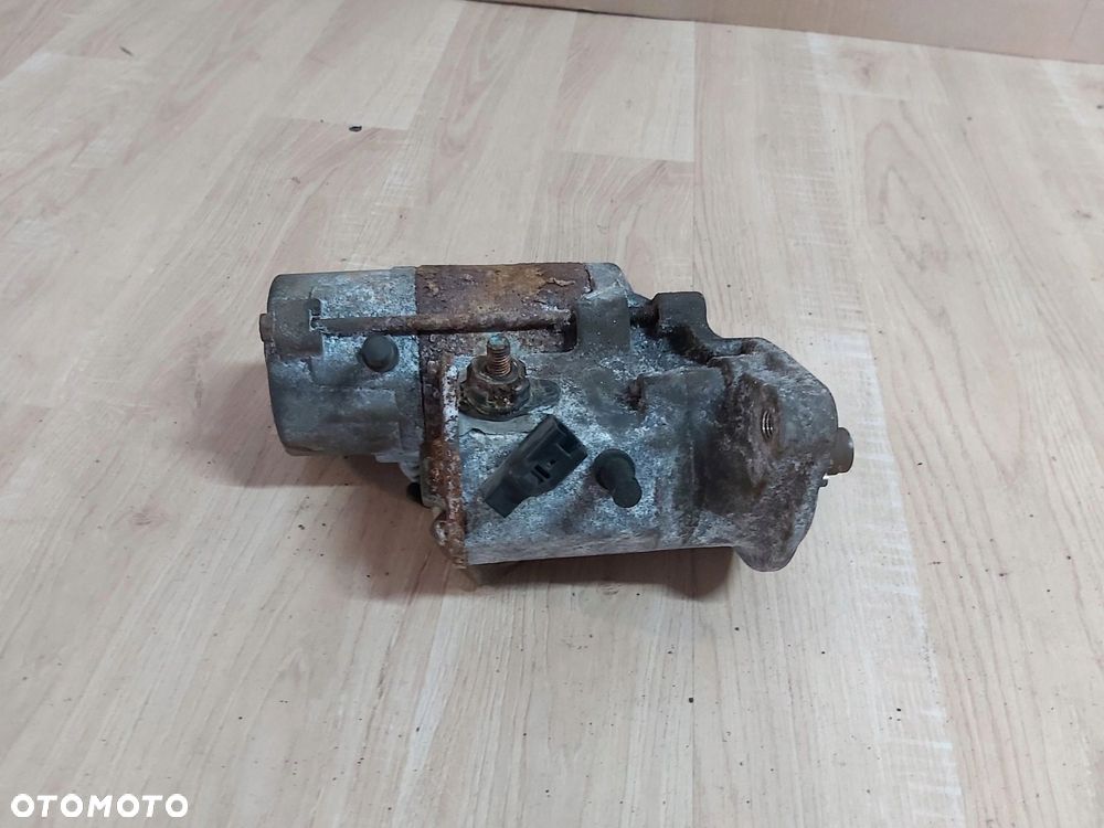 Toyota FJ Cruiser 4runner 4,0 v6 rozrusznik - 2