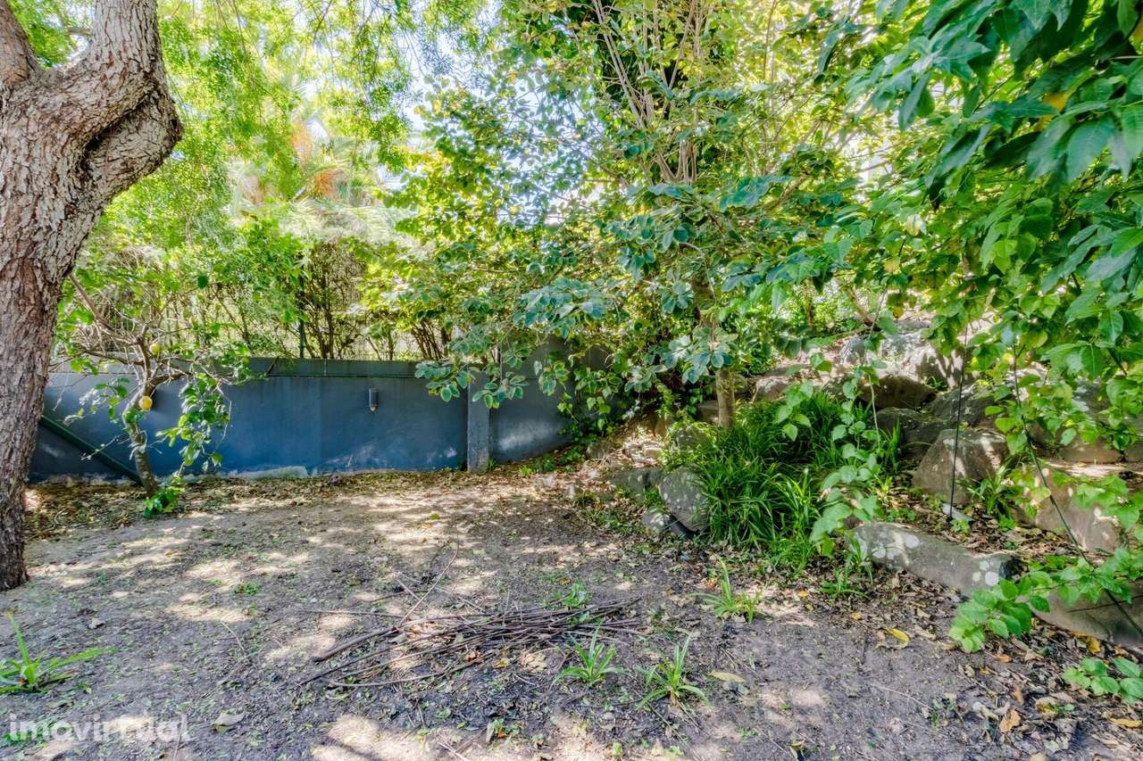 Moradia Exclusiva no Monte Estoril com Logradouro e Estacionamento | C - Grande imagem: 4/46