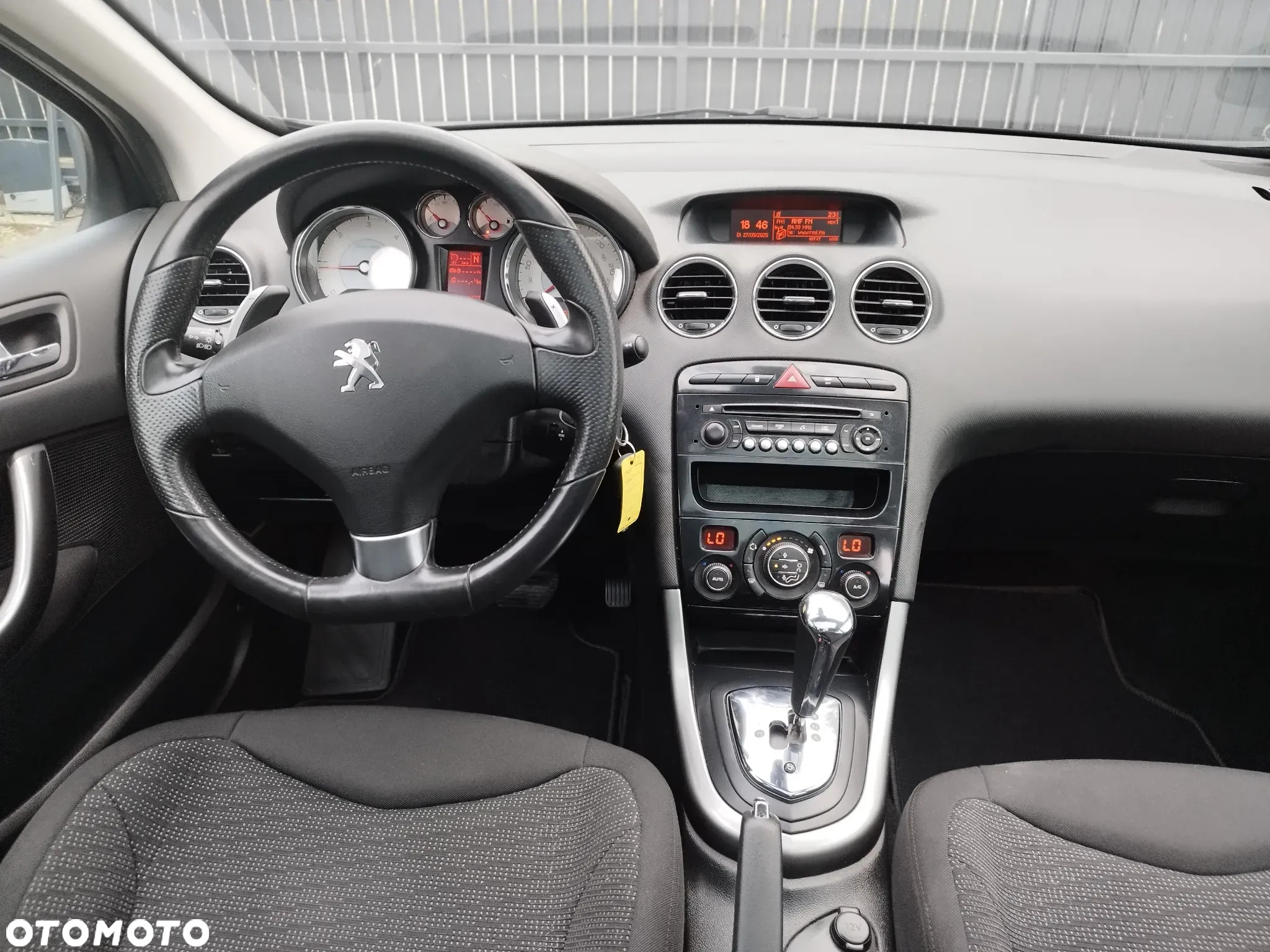 Peugeot 308 SW HDi FAP 110 EGS6 Premium - 8