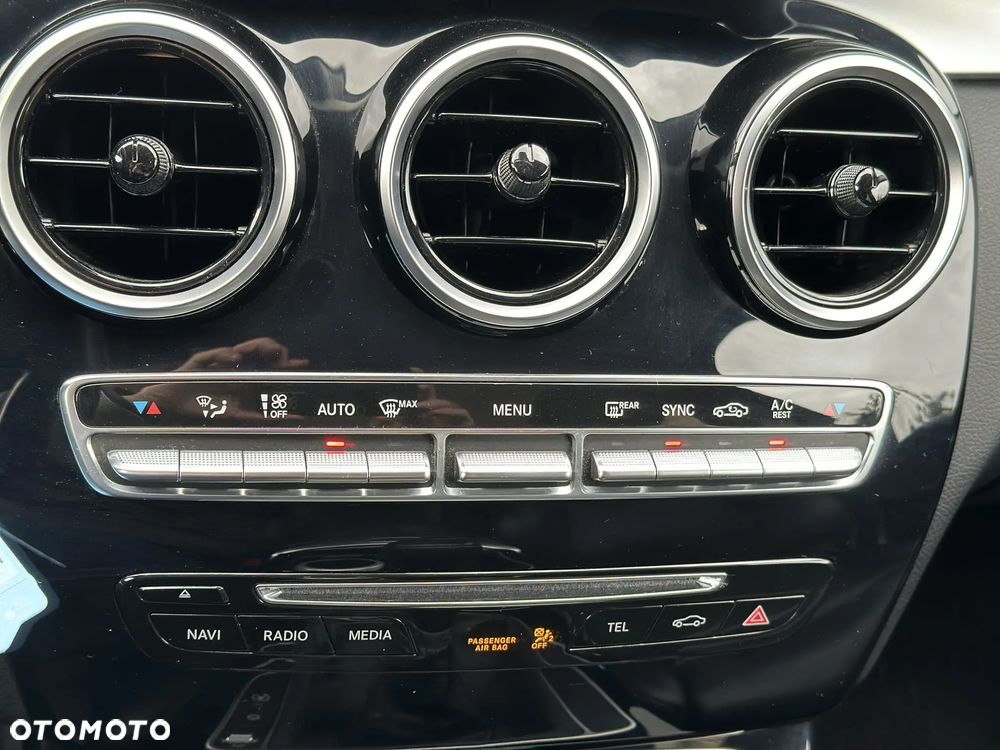 Mercedes-Benz Klasa C 200 - 24