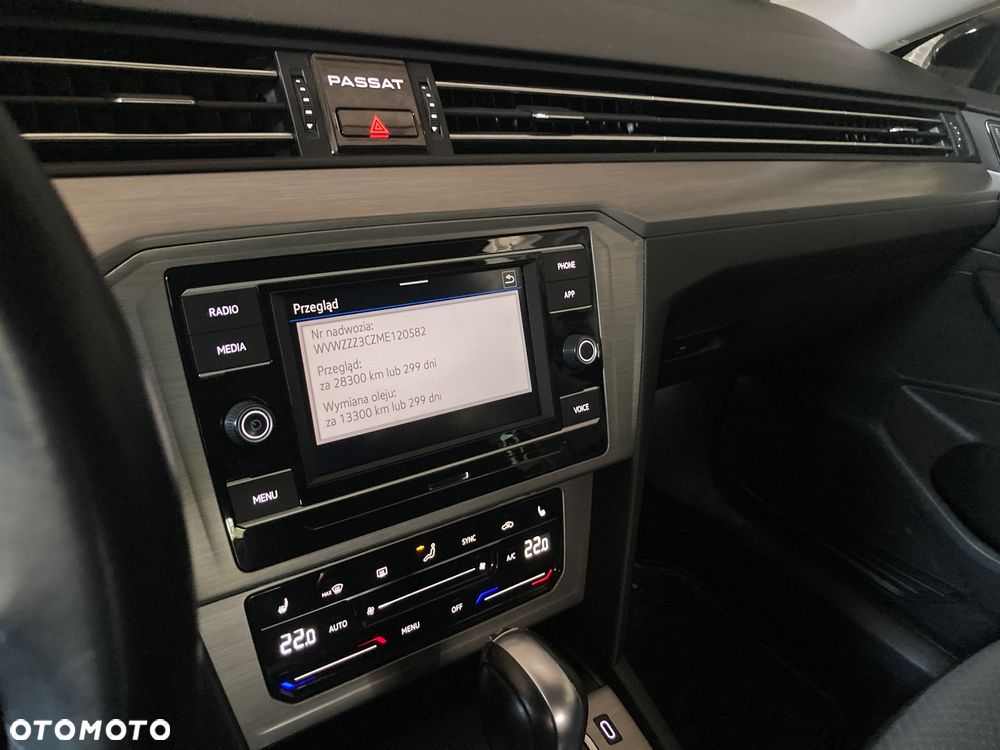 Volkswagen Passat 2.0 TDI EVO Essence DSG - 36