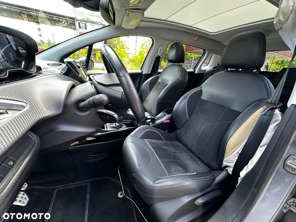 Peugeot 2008 BlueHDi FAP 120 STOP & START Crossway - 11