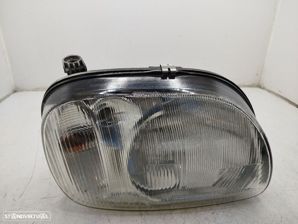 Farol/ Otica Dianteiro Dto Nissan Micra Ii (K11) - 2