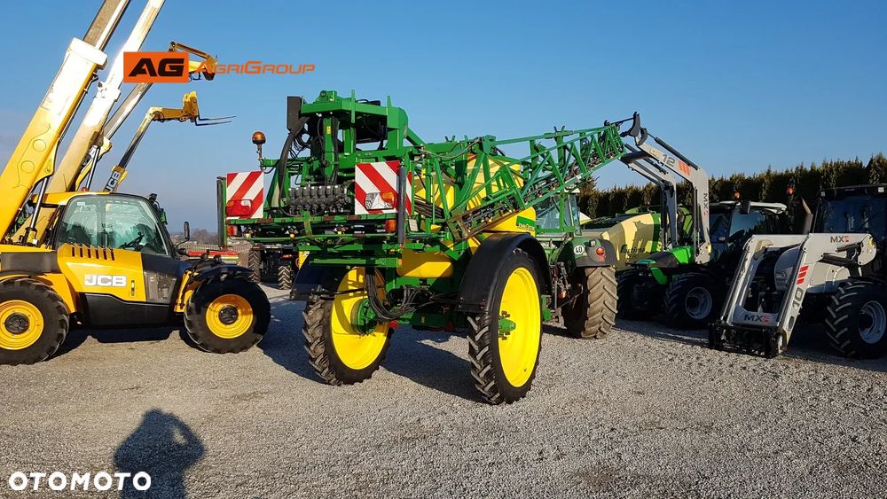 John Deere 832 - 4