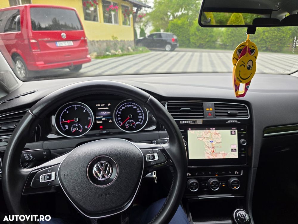 Volkswagen Golf - 9