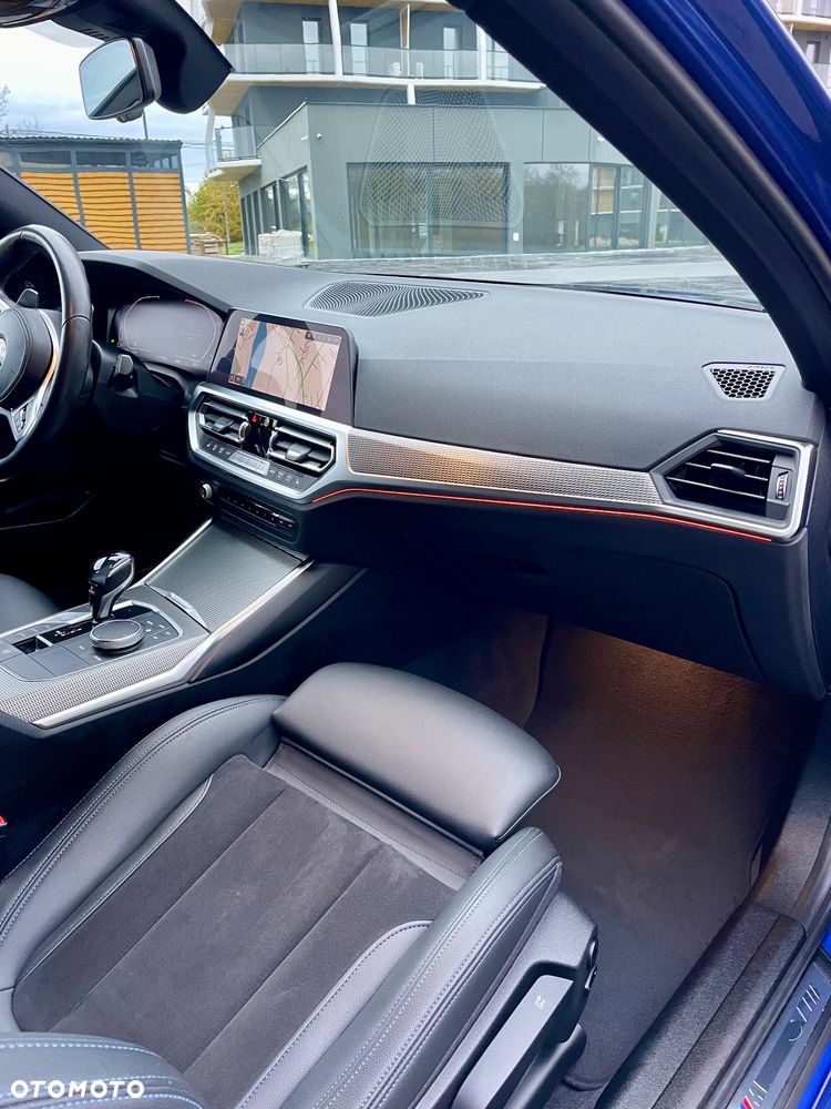 BMW Seria 3 320d M Sport - 23