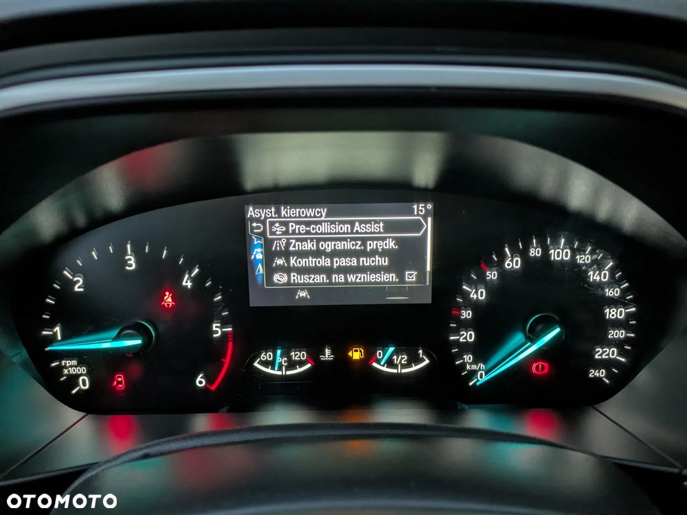 Ford Focus 1.5 EcoBlue Start-Stopp-System COOL&CONNECT DESIGN - 32