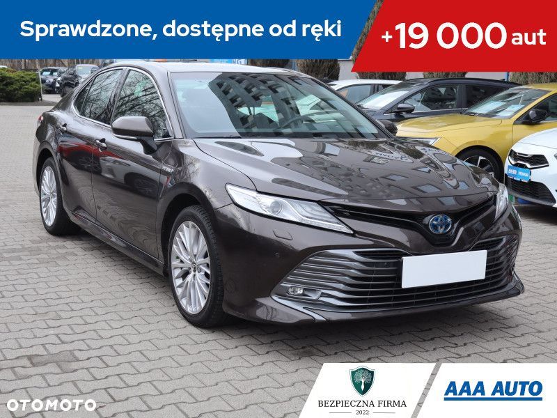 Toyota Camry - 1