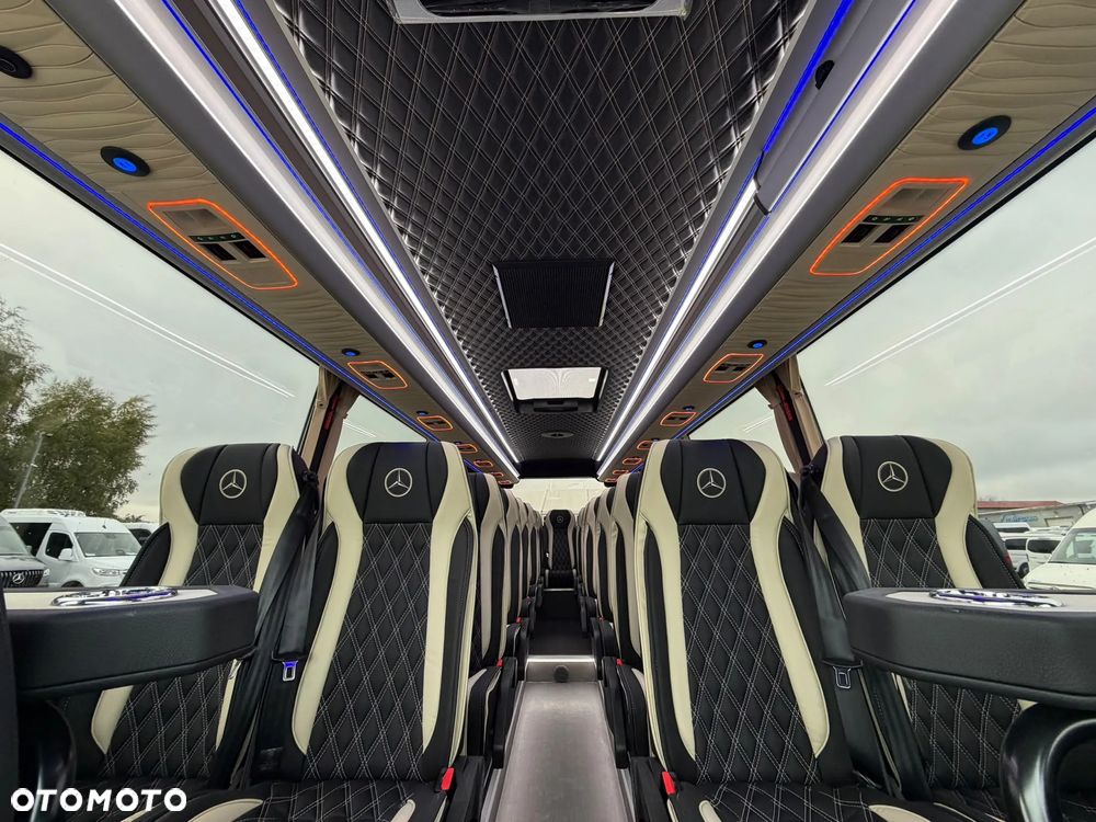 Mercedes-Benz Sprinter 519 - 24