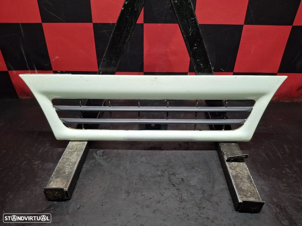 Grelha Da Frente Isuzu Elf - 1