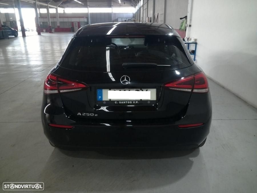 Mercedes-Benz A 250 e Style Plus - 4