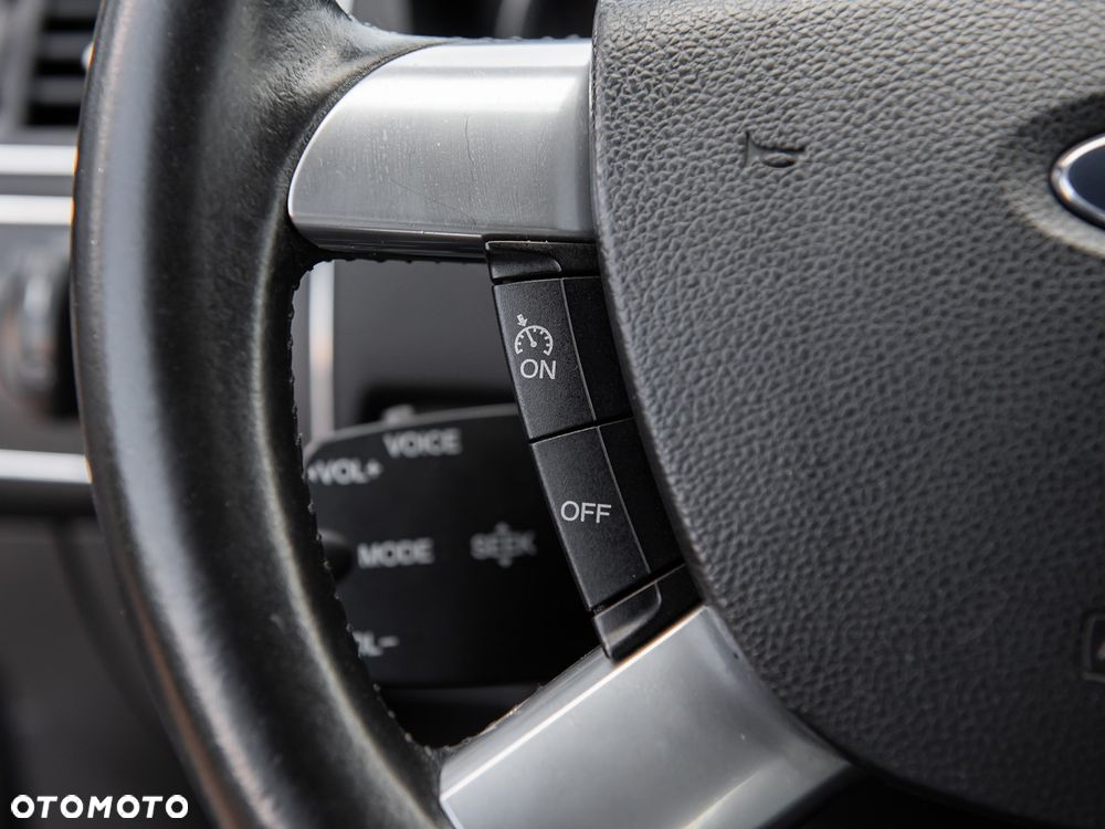 Ford Kuga - 24