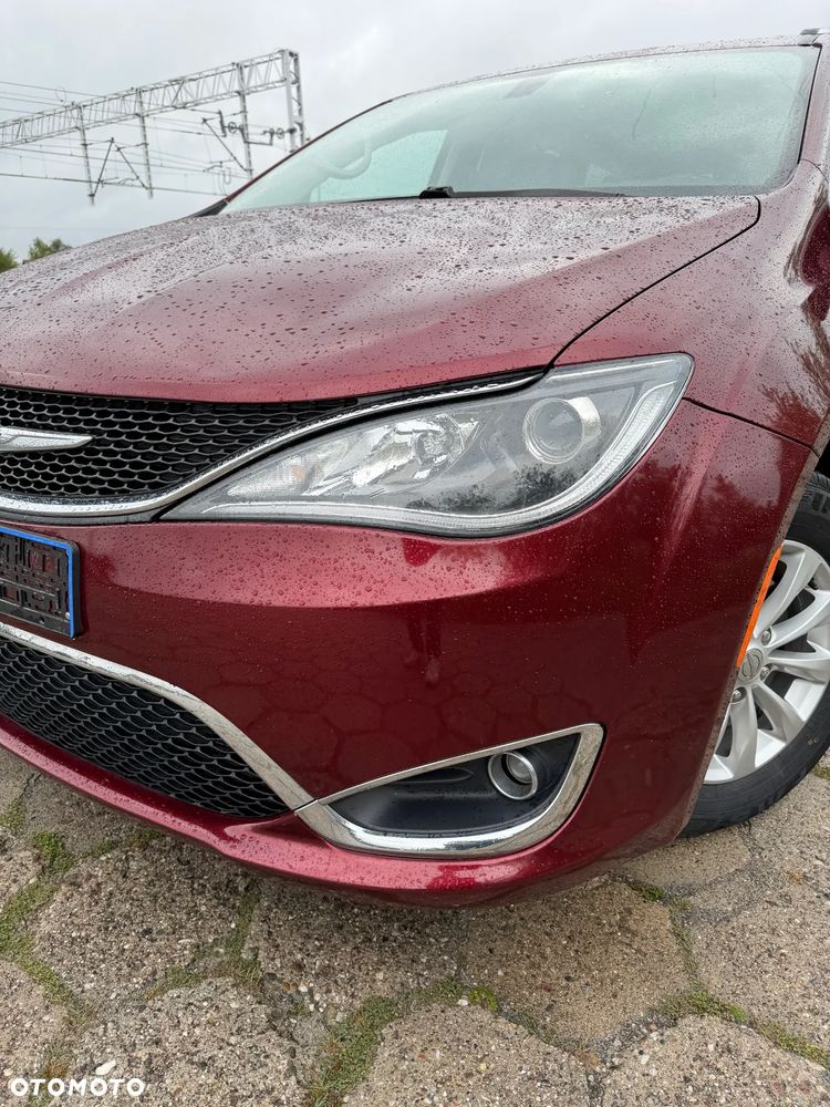 Chrysler Pacifica - 20
