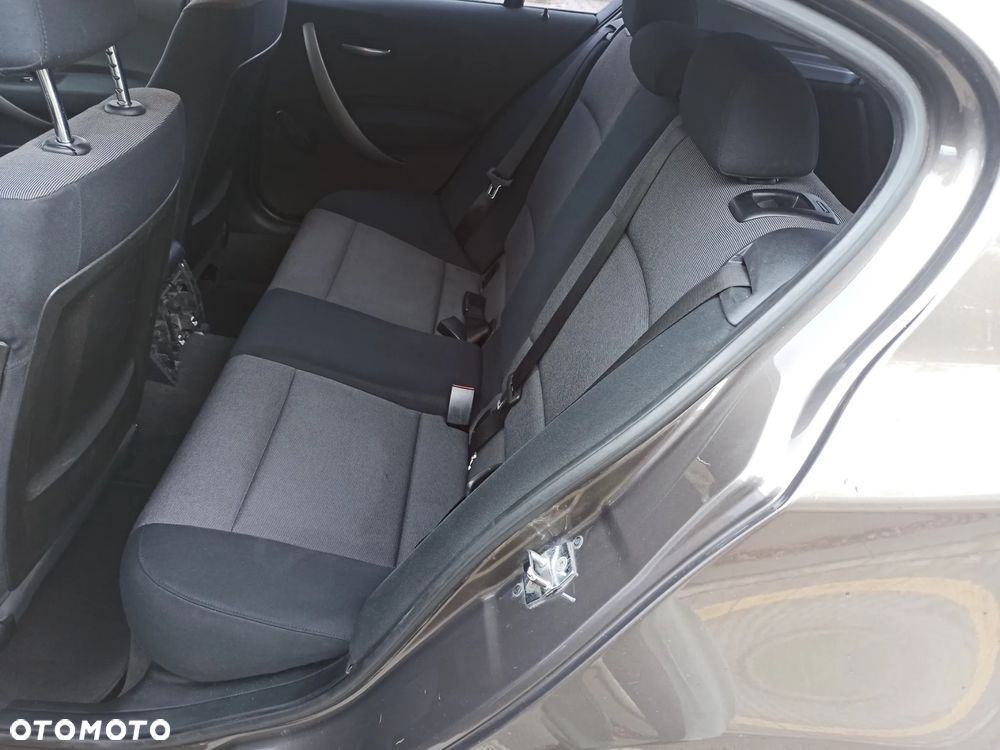 BMW Seria 1 116i - 8