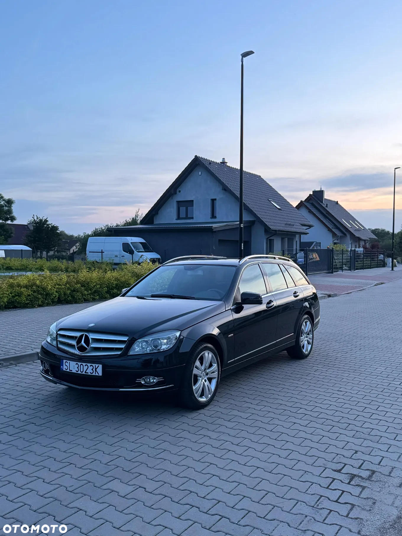 Mercedes-Benz Klasa C 200 T (BlueEFFICIENCY) 7G-TRONIC Avantgarde - 3