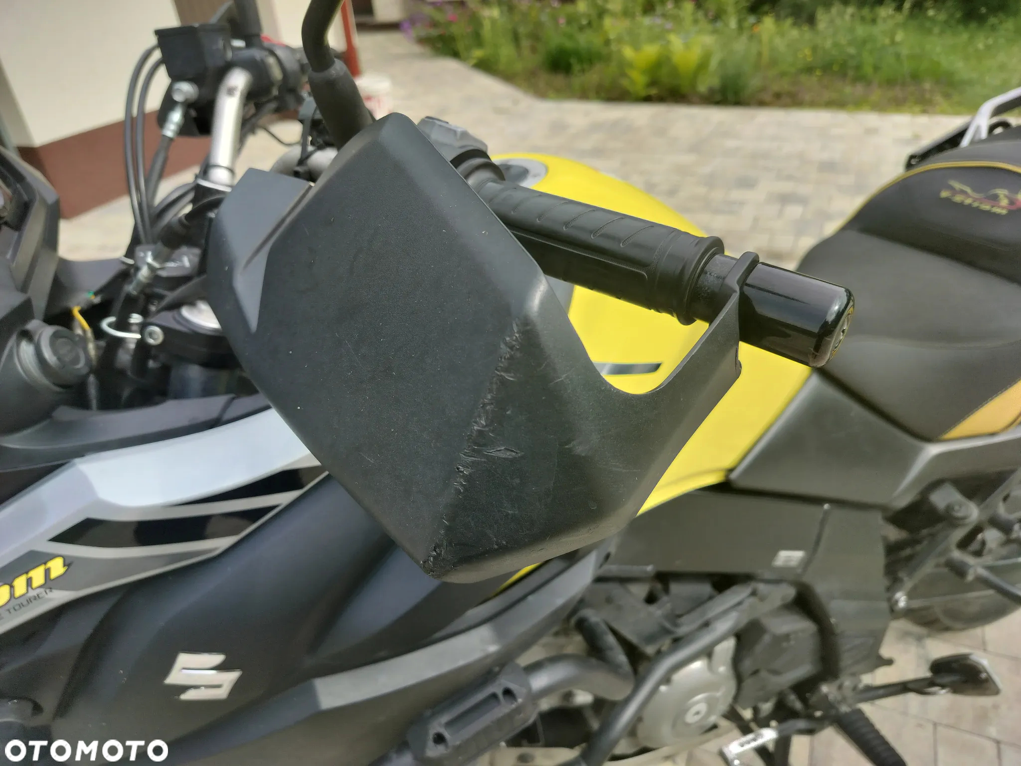 Suzuki DL - 6
