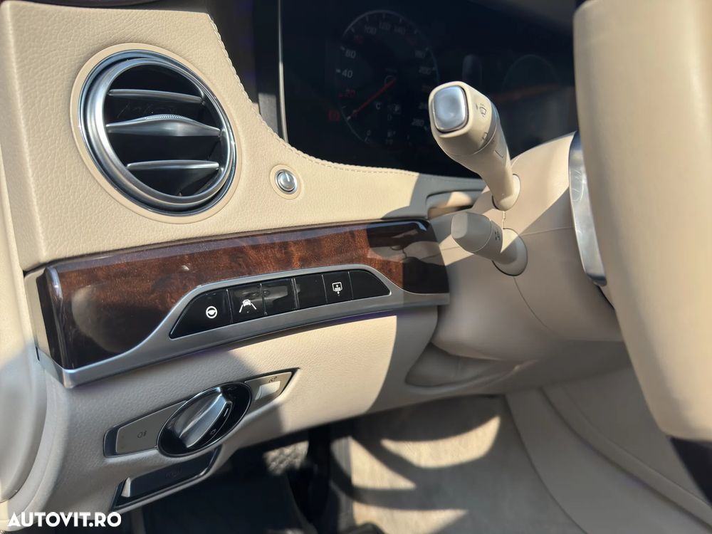 Mercedes-Benz S 560 4MATIC Long Aut. - 31