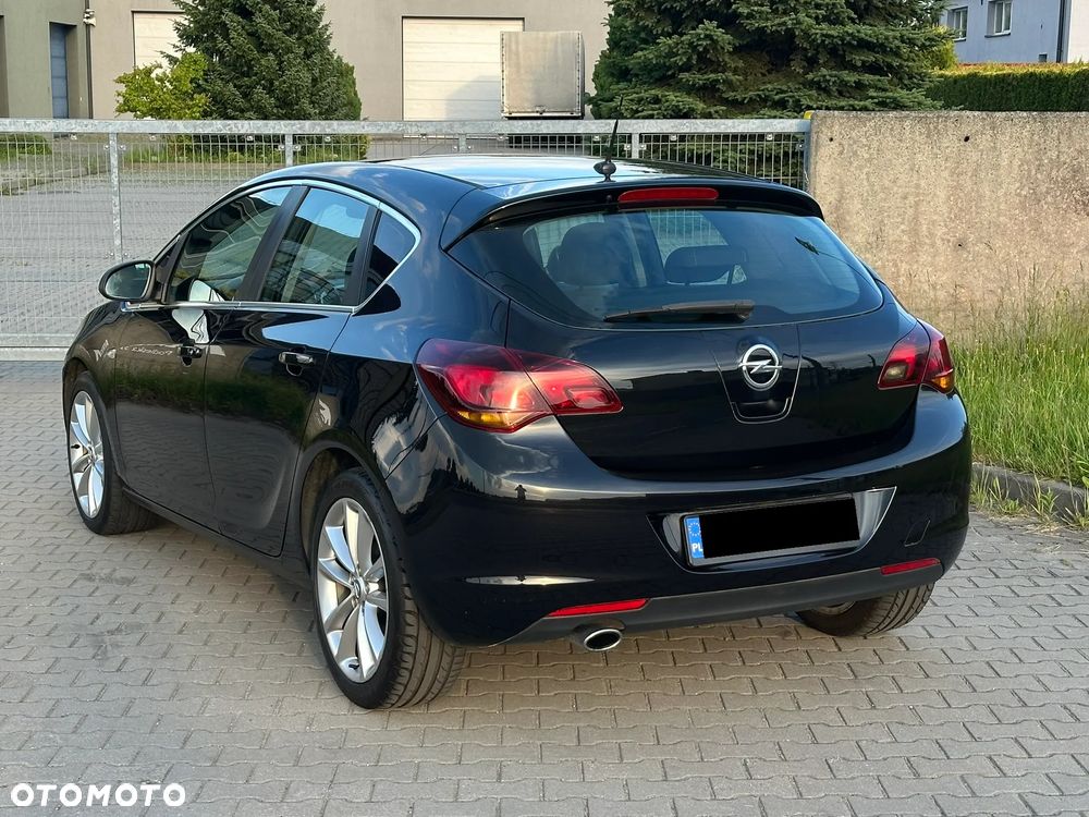 Opel Astra 1.4 T Enjoy S&S - 26