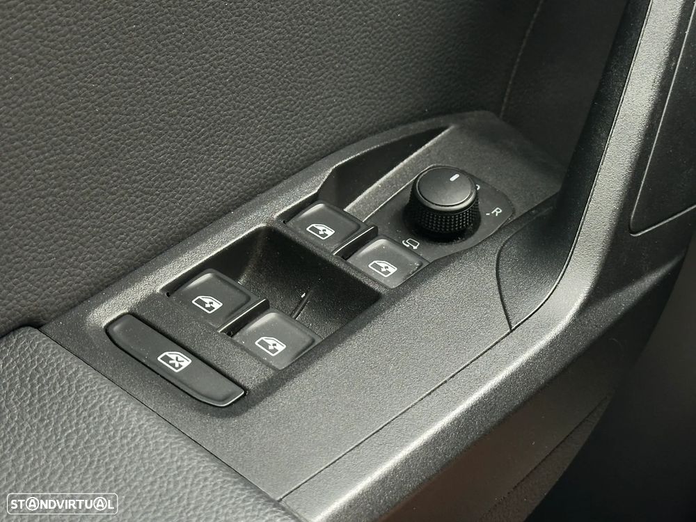 SEAT Ibiza 1.0 TSI S&S Fast Lane FR BEATS - 54