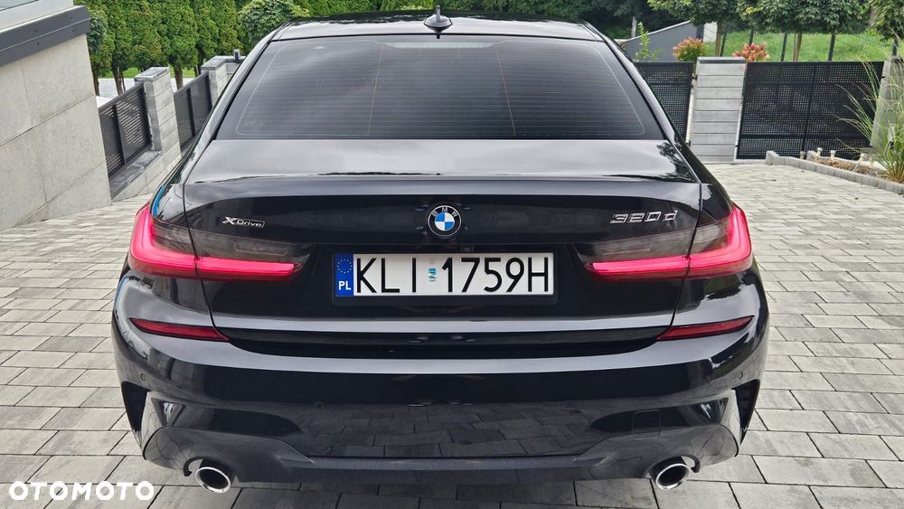 BMW Seria 3 320d xDrive M Sport - 12