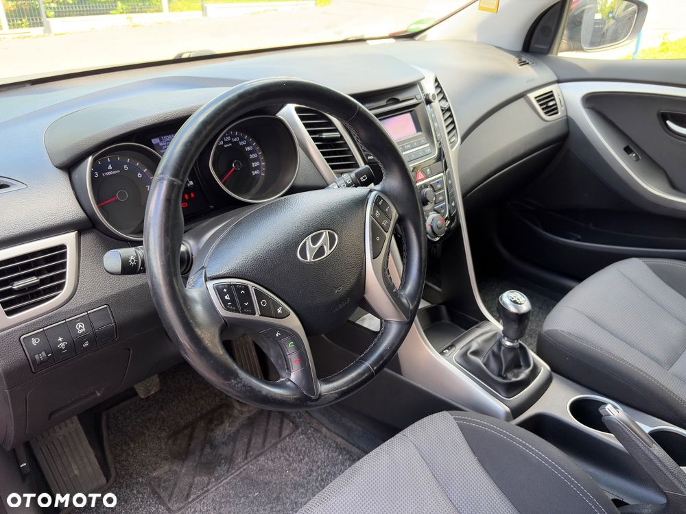 Hyundai i30 blue 1.4 Passion - 27