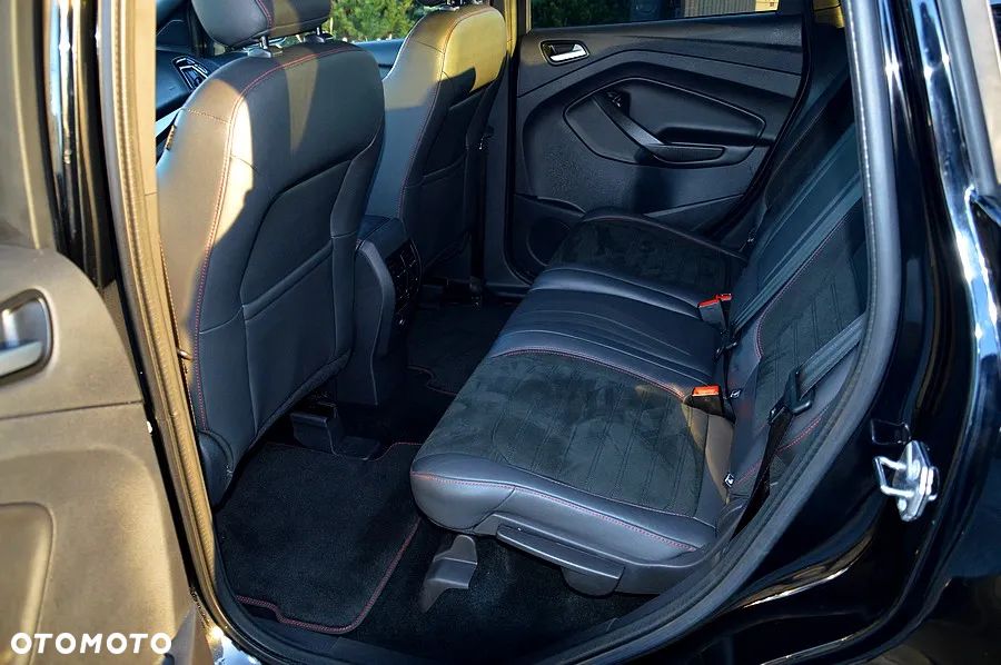 Ford Kuga 1.5 EcoBoost 2x4 ST-Line - 23