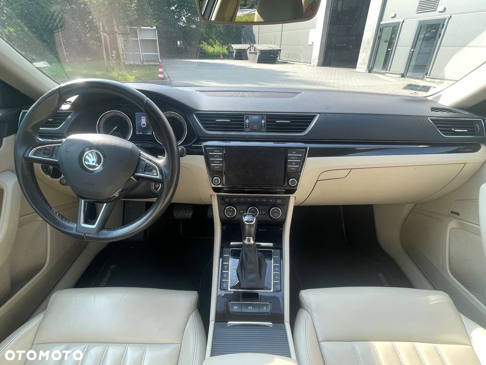 Skoda Superb 2.0 TDI L&K DSG - 11