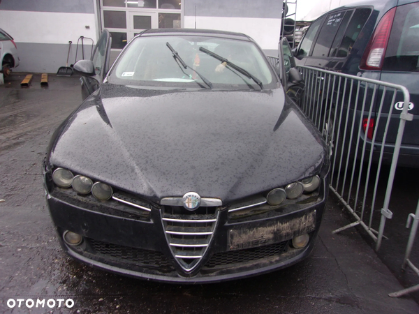 Maska ALFA ROMEO 159 CZARNA