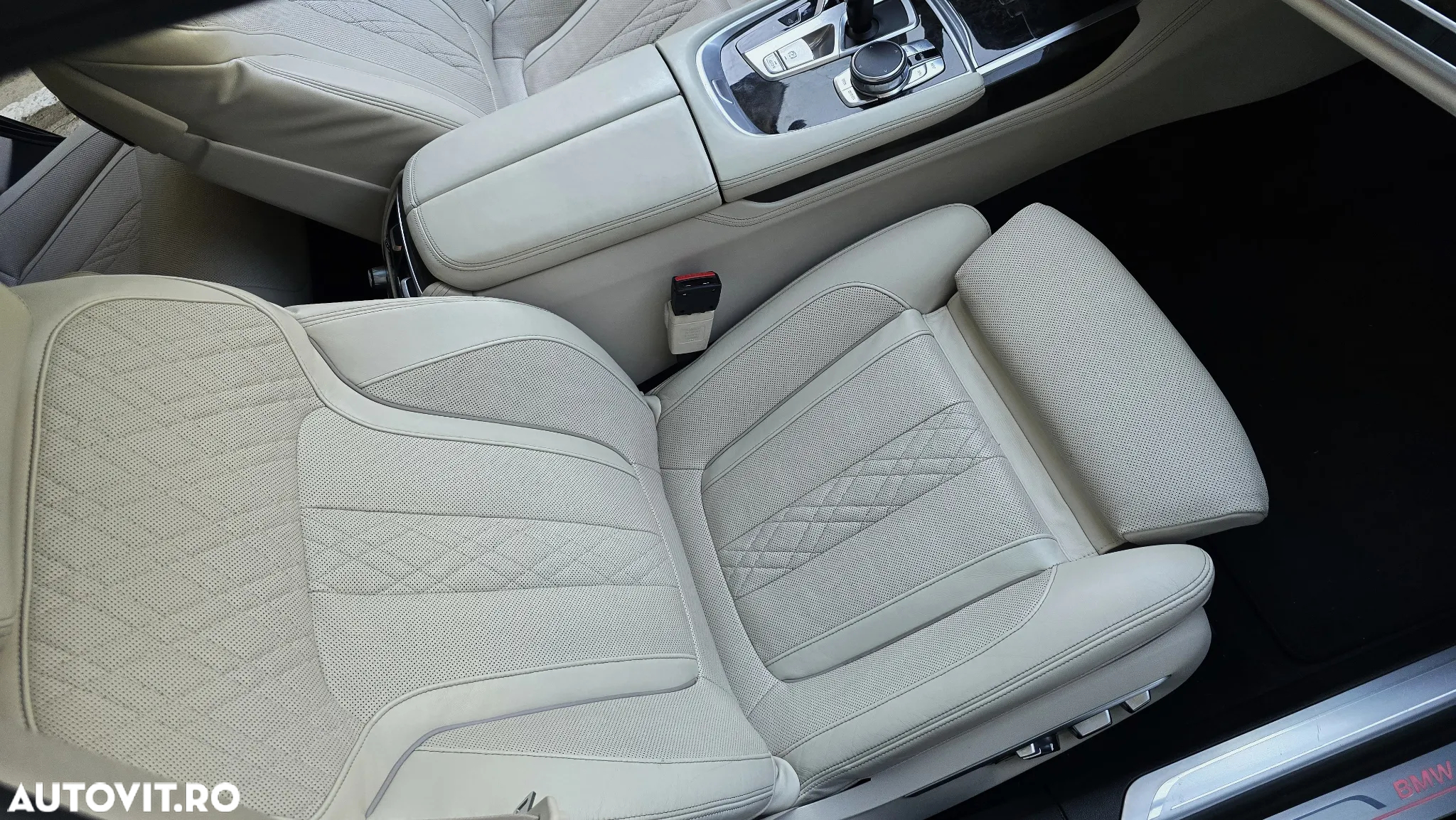 BMW Seria 7 740d xDrive - 29