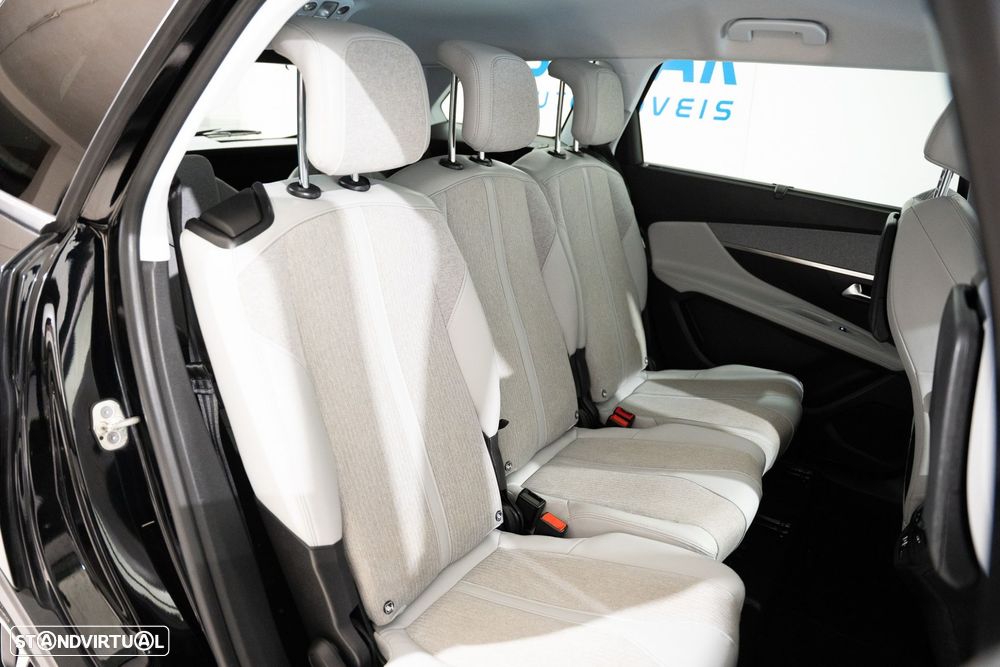 Peugeot 5008 1.2 PureTech Allure EAT8 - 29