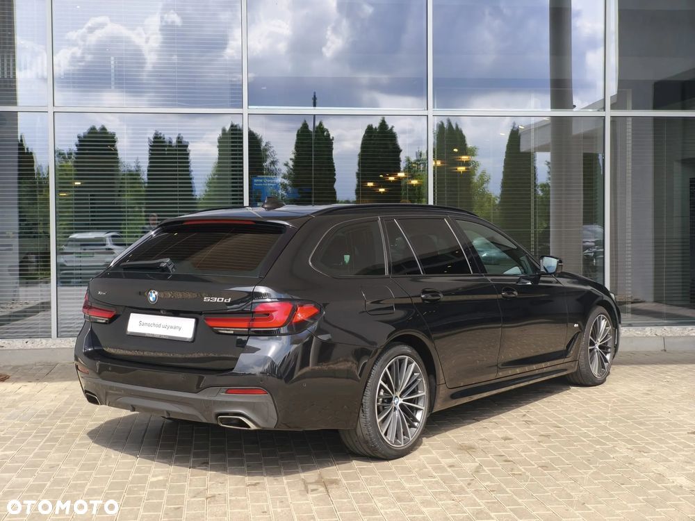 BMW Seria 5 530d xDrive M Sport Edition - 3