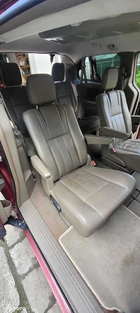 Chrysler Town & Country 3.6 Limited - 13