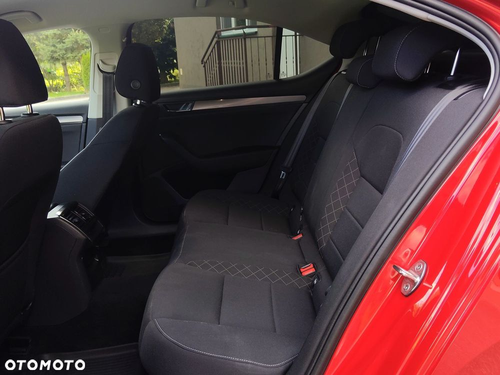 Skoda Superb 2.0 TDI SCR Sportline DSG - 24