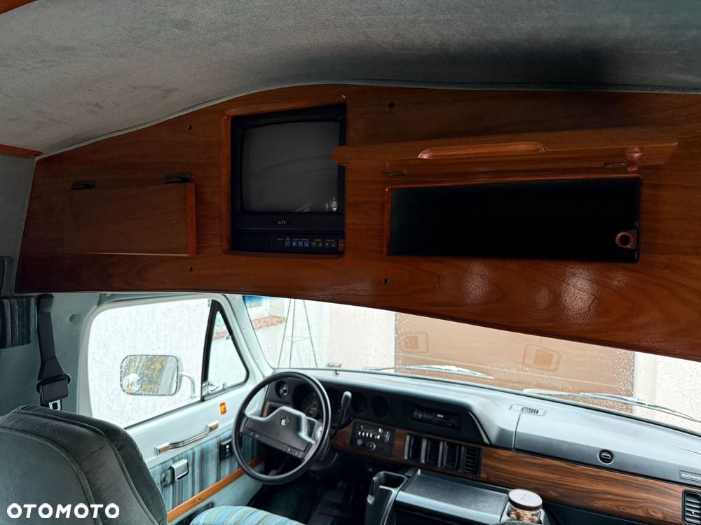 Dodge RAM VAN B250 318 V8 - 19