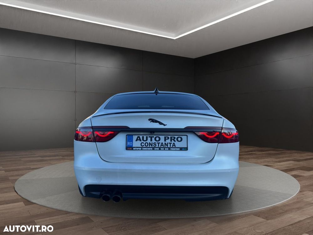 Jaguar XF - 16