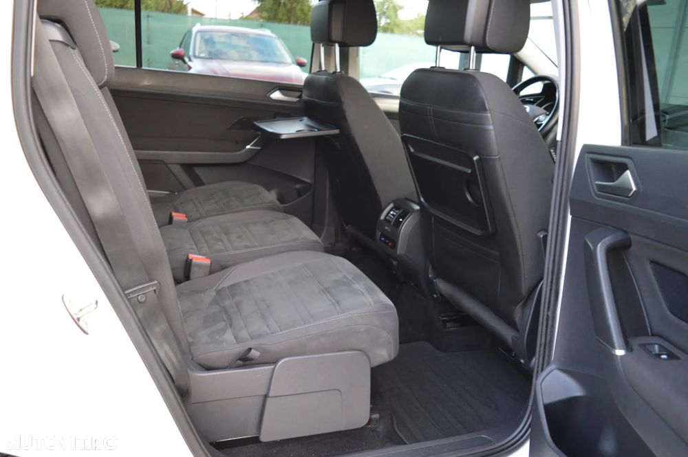Volkswagen Touran 2.0 TDI SCR Highline - 40